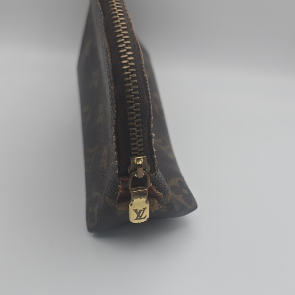 Louis Vuitton Brown Signiture Mono Small Cosmetic Pouch (FAIR/POOR)(COA)REHAB✨️ - Picture 2 of 13